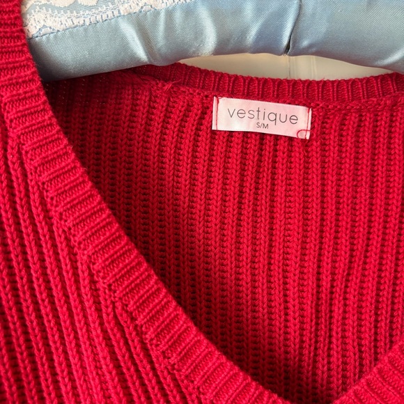 Vestique Cherry Red Slouchy Cropped V-Neck Sweater - Picture 3 of 4